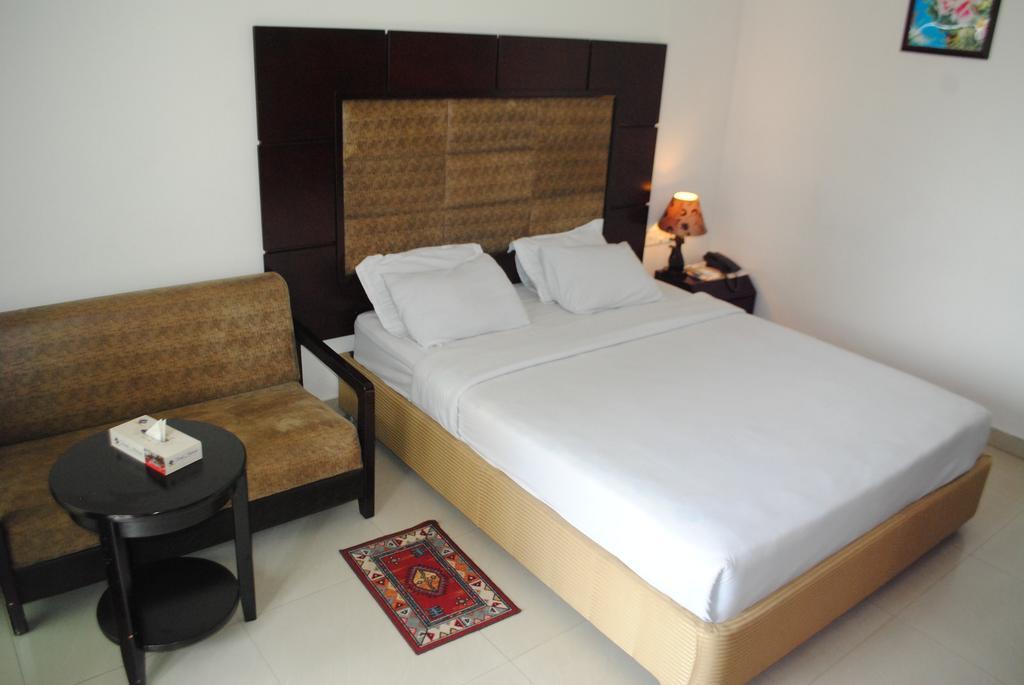 Hotel Mishuk Cox's Bazar Phòng bức ảnh